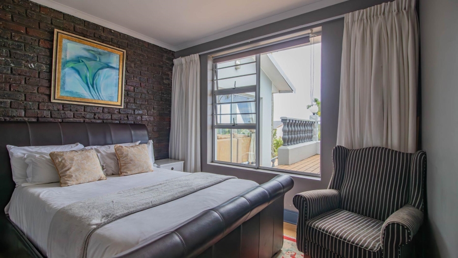 5 Bedroom Property for Sale in Beacon Bay Eastern Cape